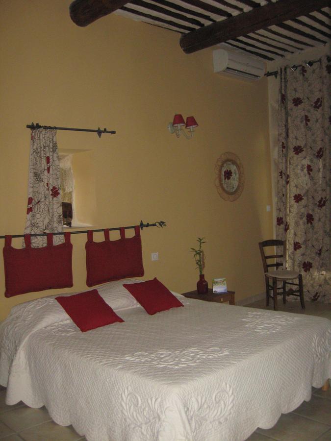 Mas Du Puits Bed & Breakfast Courthezon Room photo