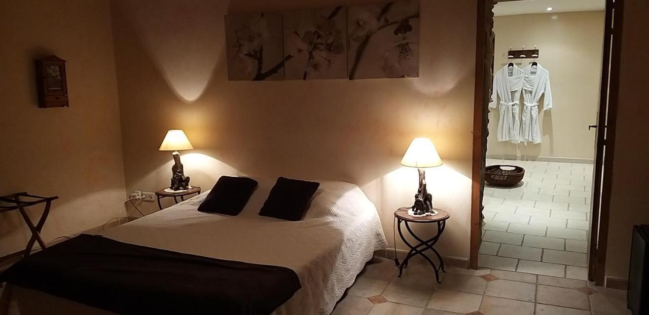 Mas Du Puits Bed & Breakfast Courthezon Exterior photo